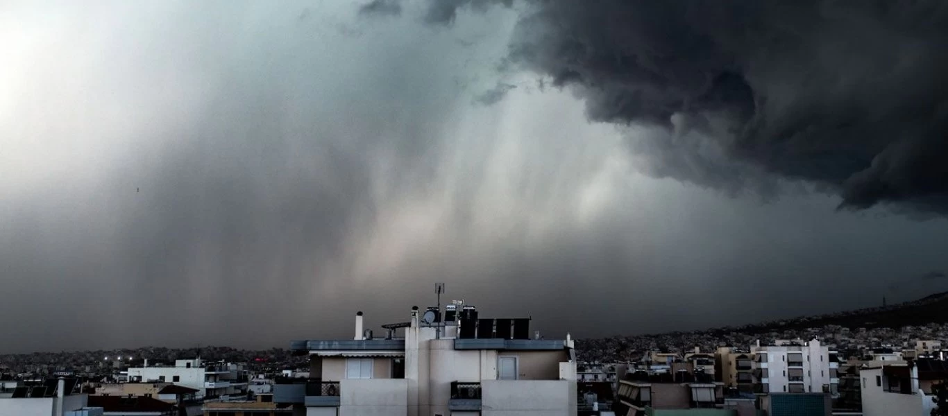 Εντυπωσιακό βίντεο με την καταιγίδα που χτύπησε την Αττική